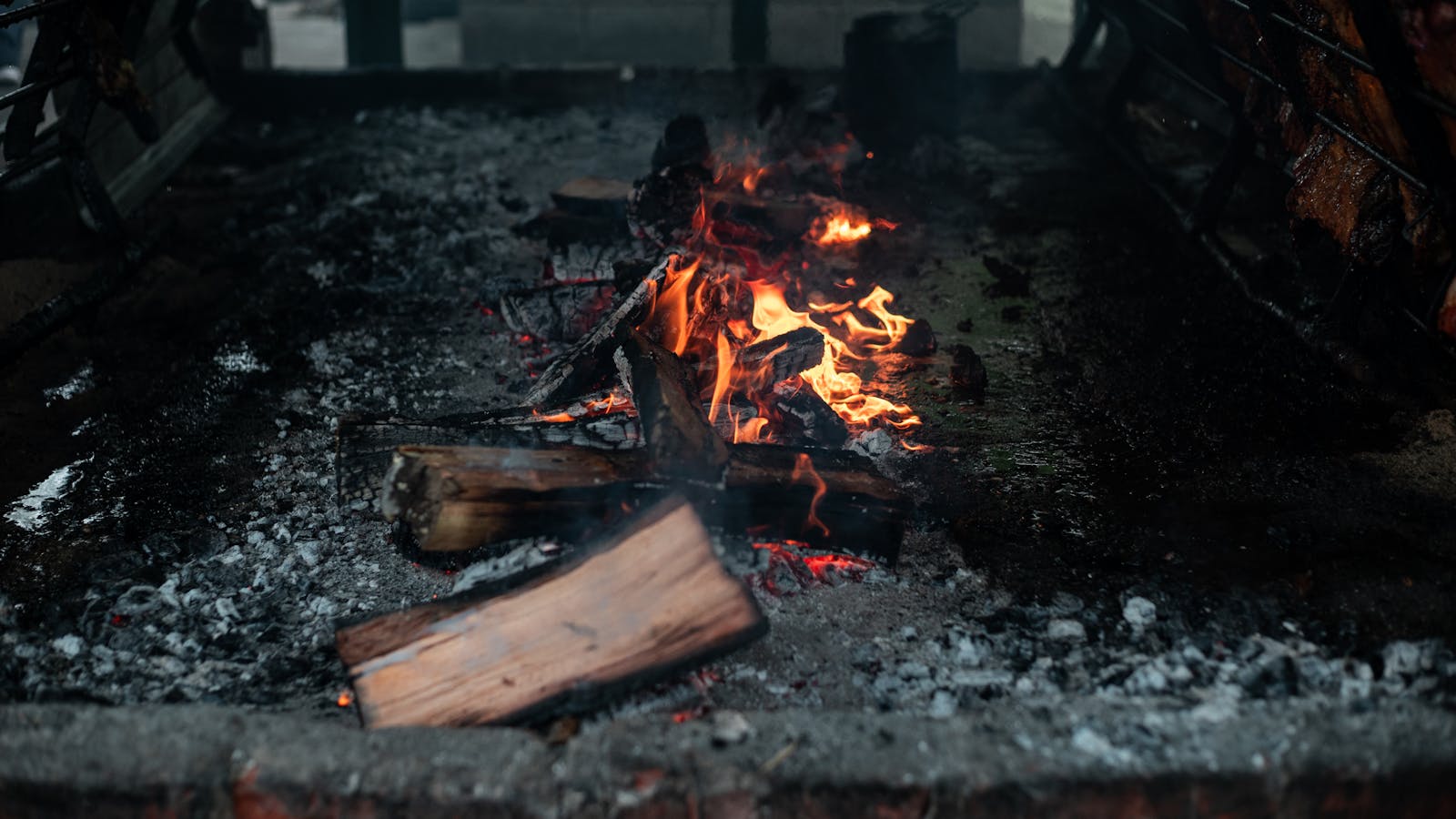 Cordero al asador estilo patagónico